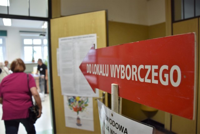 Lokal wyborczy w Zespole Szkół Elektrycznych w Opolu, w którym doszło do incydentu z udziałem Janusza Kowalskiego