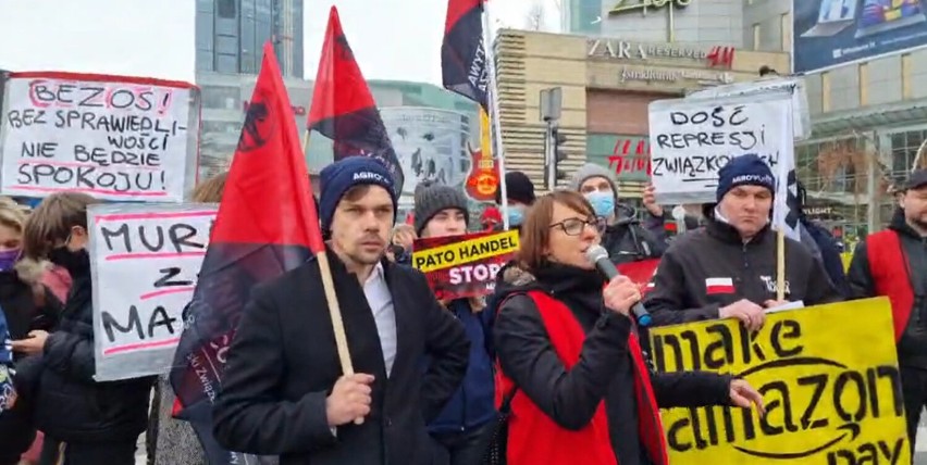 "PATOhandel STOP". Rolnicy i związkowcy protestują w centrum...