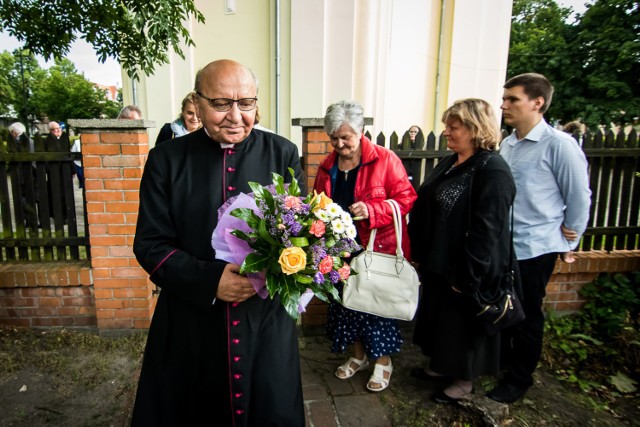 Ks. Roman Buliński został odznaczony medalem.