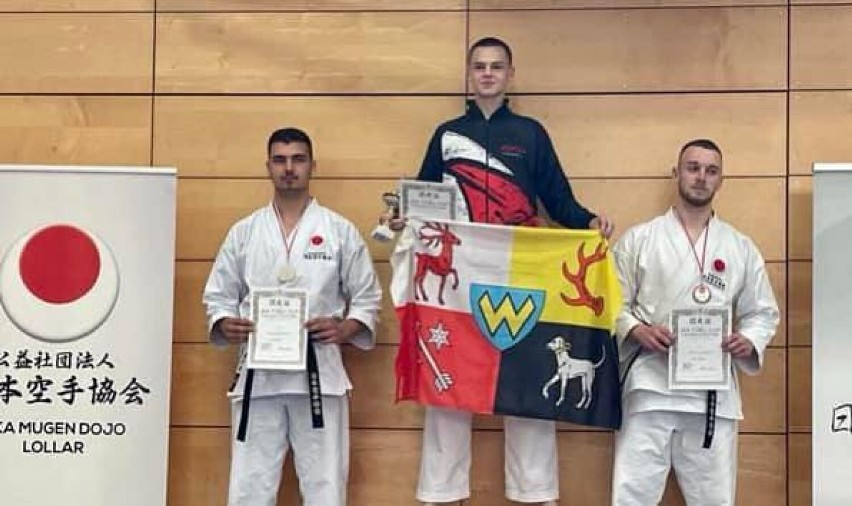 Worek medali karateków żarskiej Kontry na turnieju w Berlinie