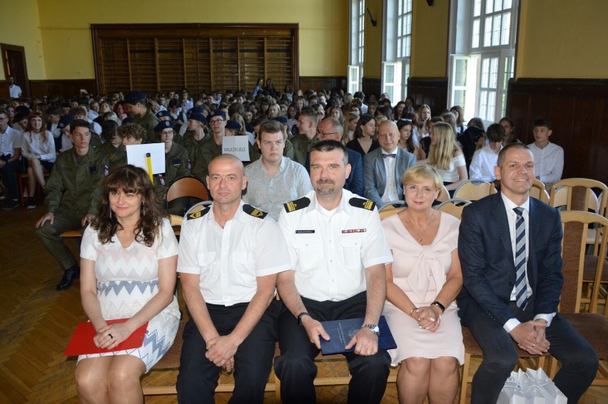 Lębork. Uroczyste zakończenie roku szkolnego w I LO im. Stefana Żeromskiego