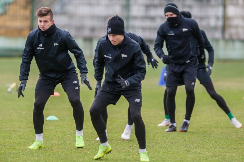 Trening piłkarzy Lechii Gdańsk przy ulicy Traugutta