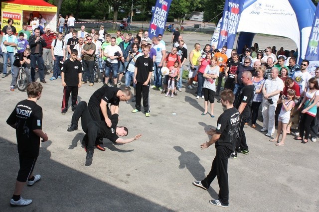 Efektowny pokaz sztuk walki w wykonaniu zawodników klubu Musubi.