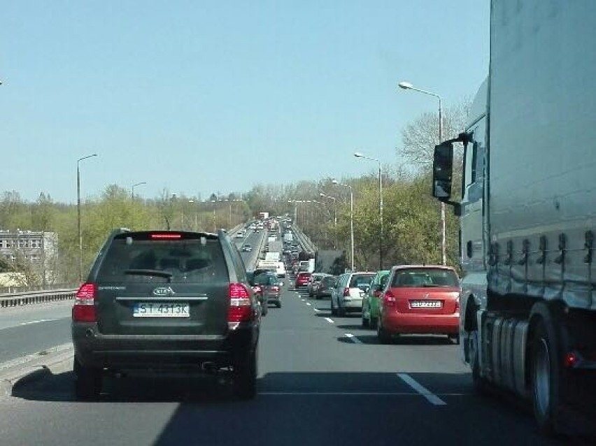 Wypadek na DK94 w Sosnowcu. Trasa jest zakorkowana