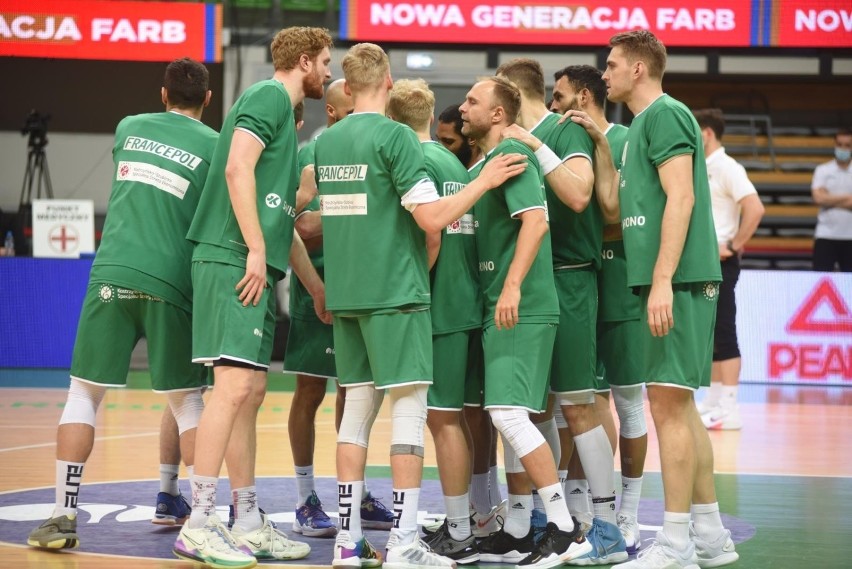 Koszykarze Energa Basket Ligi rywalizację w sezonie 2021/22...