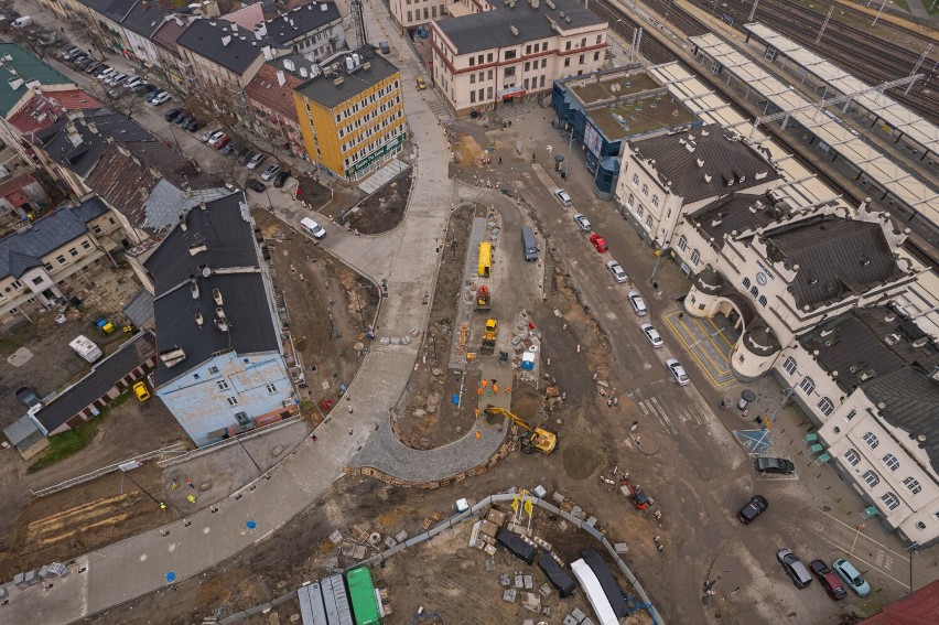 Dworzec metropolitalny nie zdąży na czas z budową? Miasto przyznaje, że może być poślizg. Zobacz zdjęcia z drona