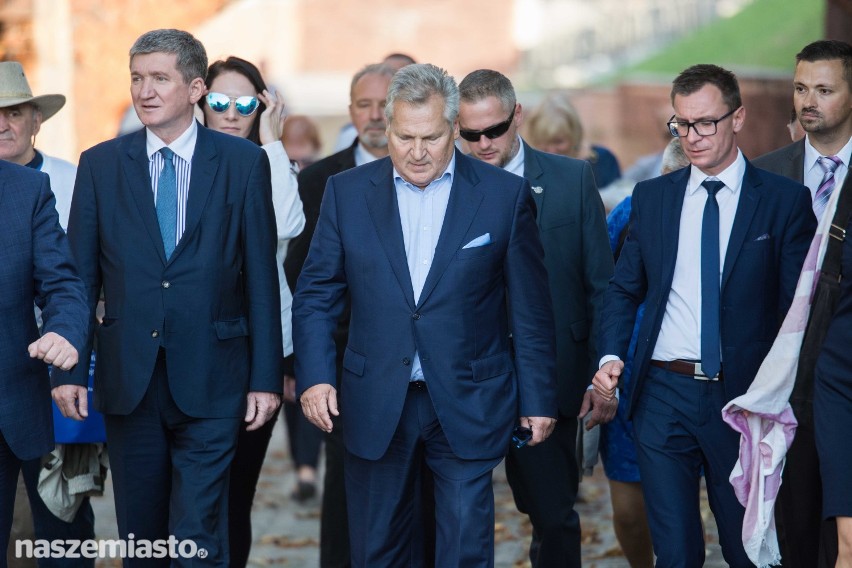 Aleksander Kwaśniewski w Grudziądzu. Zachęcał do pójścia na wybory i poparł Macieja Glamowskiego [wideo, zdjęcia]