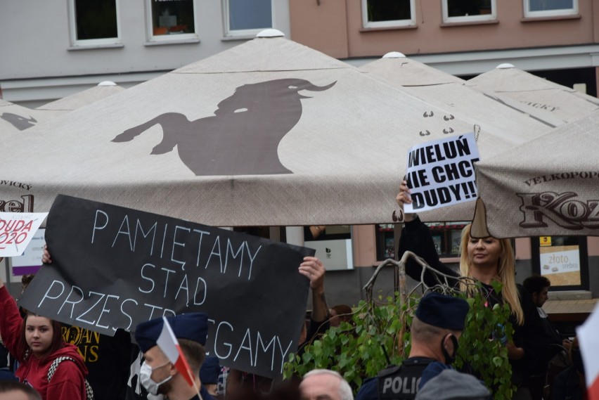 W sobotę akcje „Wieluń bez hejtu" w odpowiedzi na incydent na wiecu Andrzeja Dudy[FOTO]