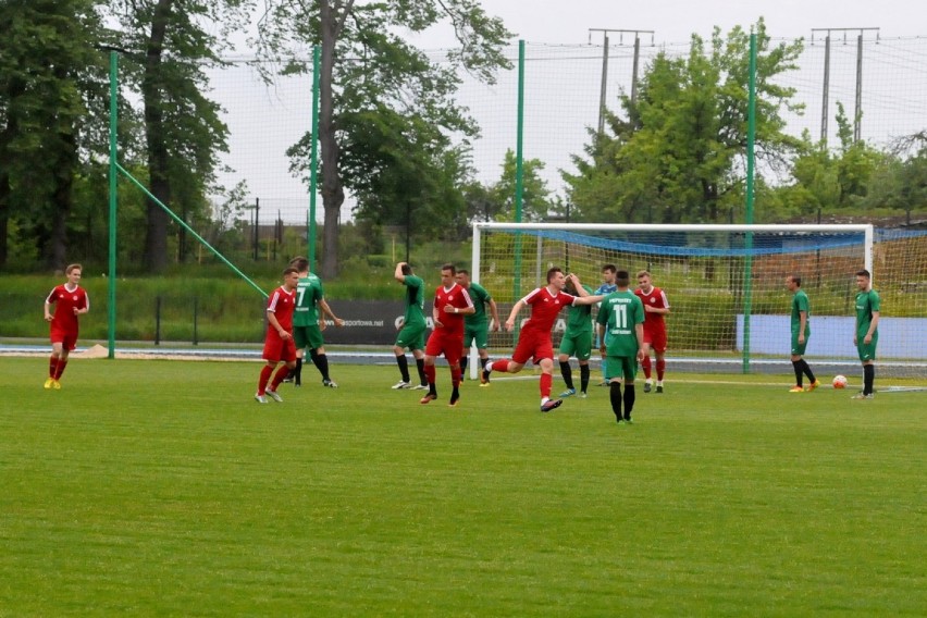 IV liga Grupa Lubuska w piłce nożnej ZAP Syrena Zbąszynek - Meprozet Stare Kurowo  9:0 (2:0)
