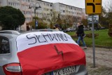 Strajk Kobiet w Sławnie. Samochodowy protest z hasłami. Korek na obwodnicy ZDJĘCIA, WIDEO