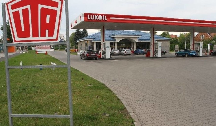 Rosyjski Lukoil znika z Polski. Stacje benzynowe przejmuje Amic Energy