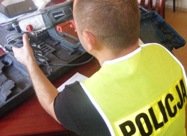 Nowy Dwór Gdański. Policjanci zatrzymali podejrzanego o serię włamań i kradzieży. 
