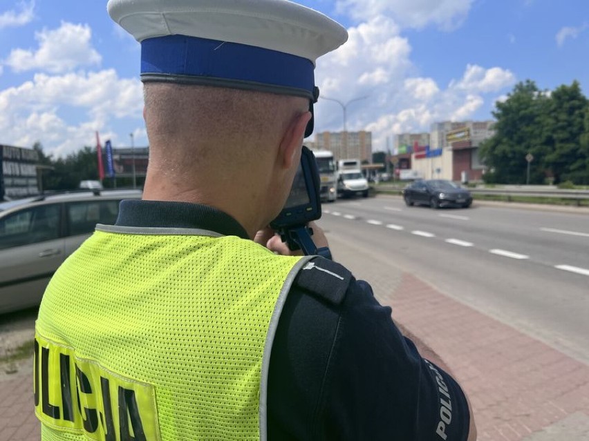Powiat wejherowski. Policjanci czuwali nad bezpieczeństwem pieszych i cyklistów | ZDJĘCIA, WIDEO