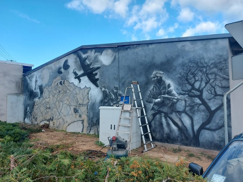 Historyczny mural w Czerminie jest już gotowy