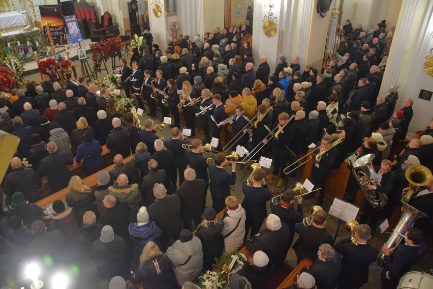 Ceremonia pogrzebowa zmarłego tragicznie radnego Poddębic...
