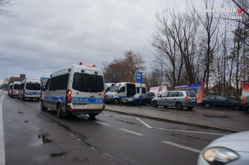 Zabrze: Chcieli wnieść niebezpieczne przedmioty na stadion. Zostali zatrzymani [ZDJĘCIA]