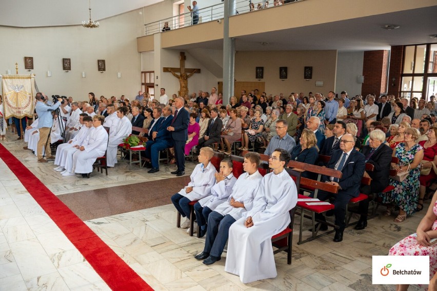 Jubileusz 25-lecia parafii pw. Zesłania Ducha Św. w Bełchatowie. Odbyła się też konsekracja kościoła