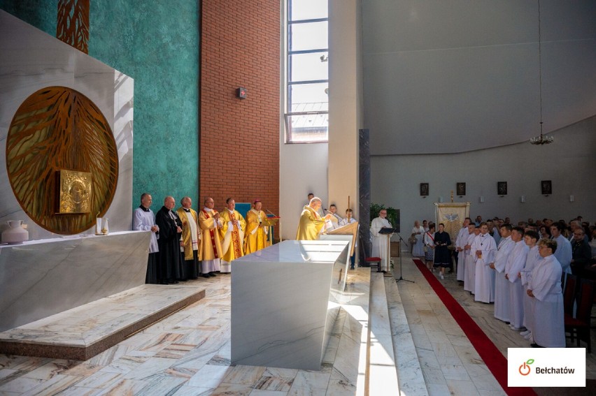 Jubileusz 25-lecia parafii pw. Zesłania Ducha Św. w Bełchatowie. Odbyła się też konsekracja kościoła
