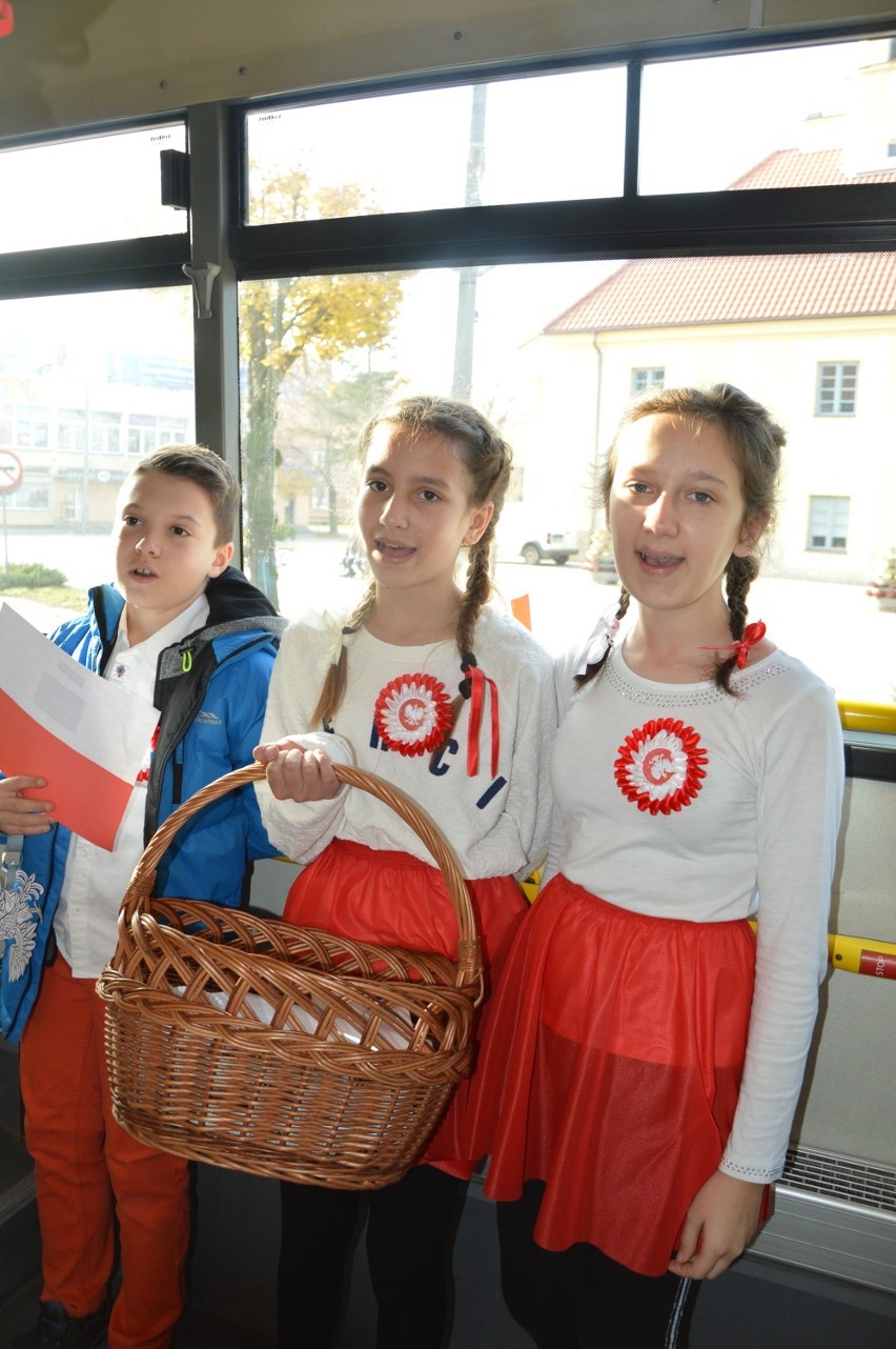 Uczniowie SP nr 2  uczcili 100-lecie niepodległości Polski