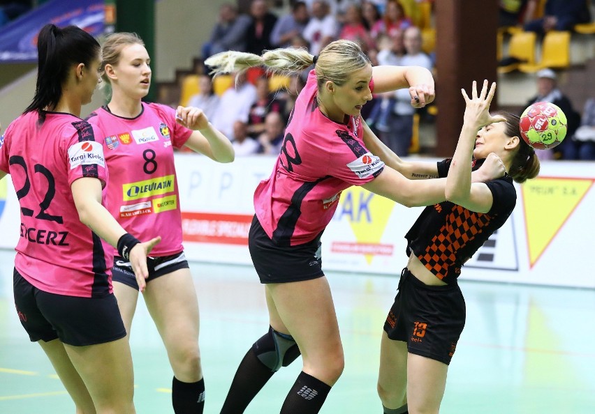 Piotrcovia przegrała z Koroną Handball Kielce 26:32