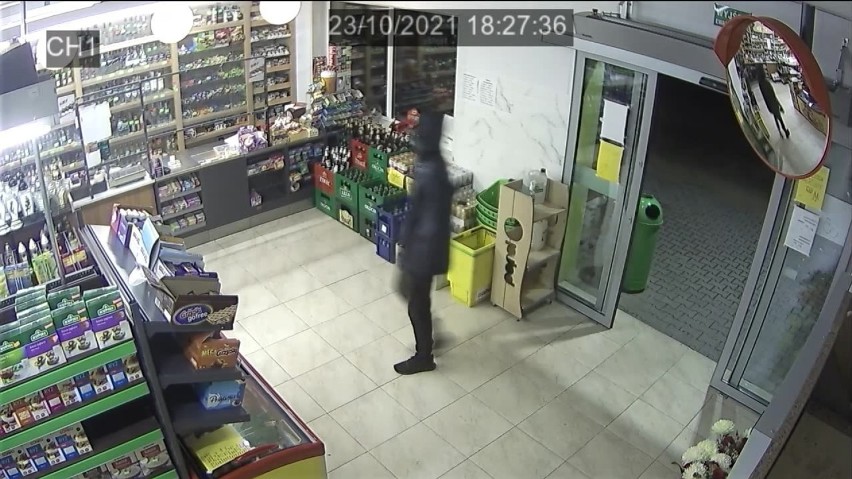 Napad na sklep pod Pińczowem! Policja prezentuje nagranie z monitoringu (WIDEO)