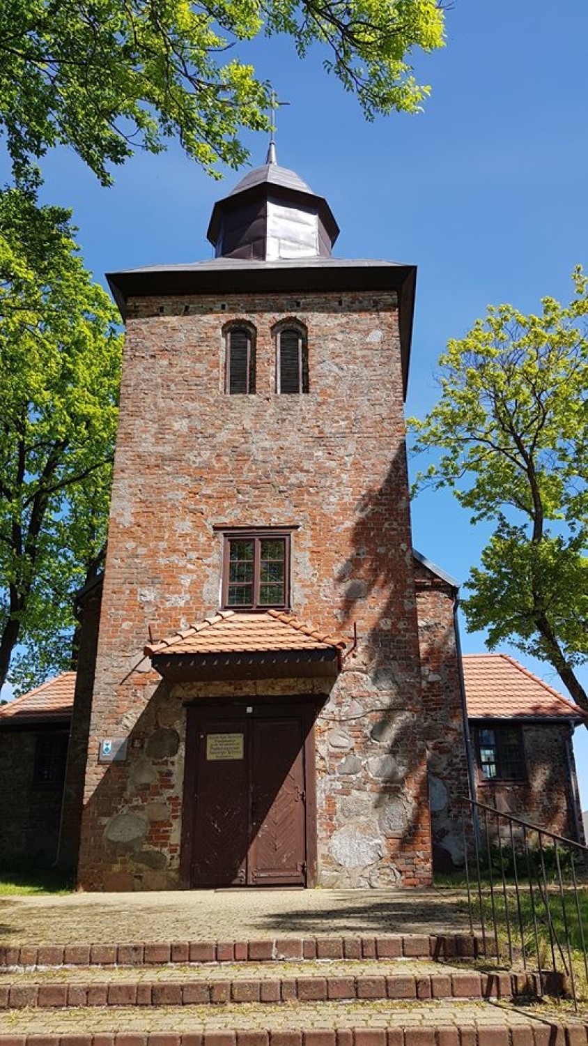 Kościół parafialny pod wezwaniem Podwyższenia Krzyża...