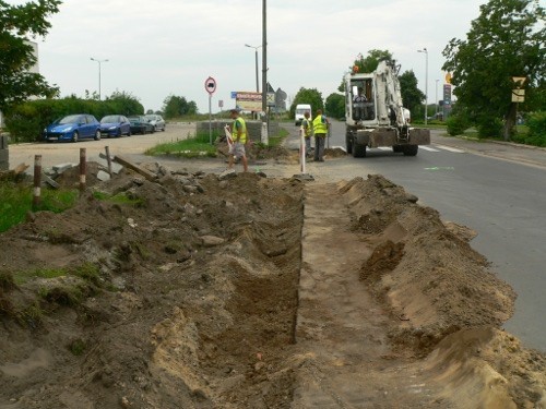 Budują rondo na Malińskiej, nie pomogło lustro