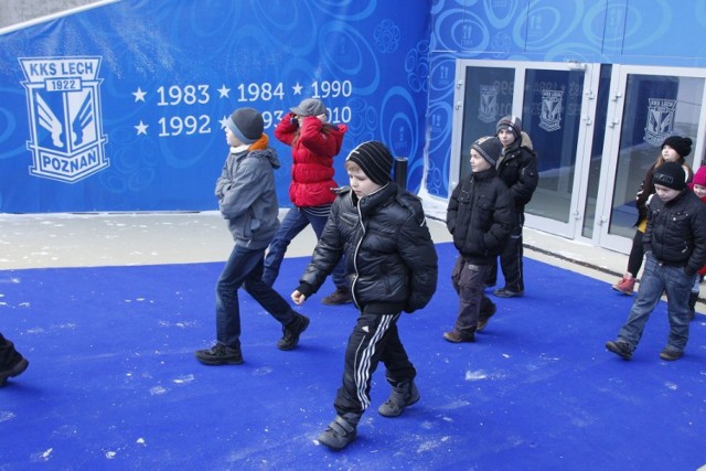 INEA Stadion - W marcu i kwietniu w rolę przewodników wcielą się piłkarze Lecha