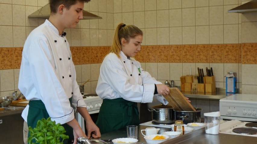Kulinarne podróże po Wielkopolsce. Najlepsze przepisy uczniów ze szkoły w Objezierzu [ZDJĘCIA]
