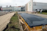 Szpital tymczasowy w Targach Lublin - sprawdzamy postęp robót. Do pracy zgłosiło się ponad 300 osób