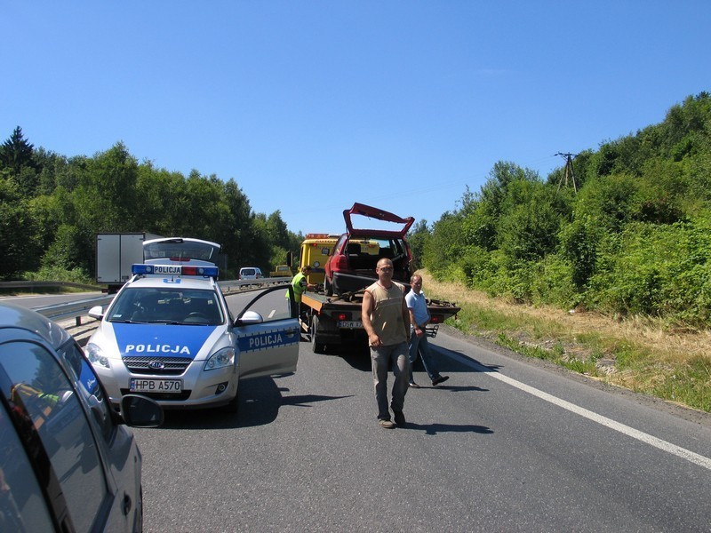 Świebodzice/Wałbrzych: Zablokowana droga krajowa (ZDJĘCIA I FILM)