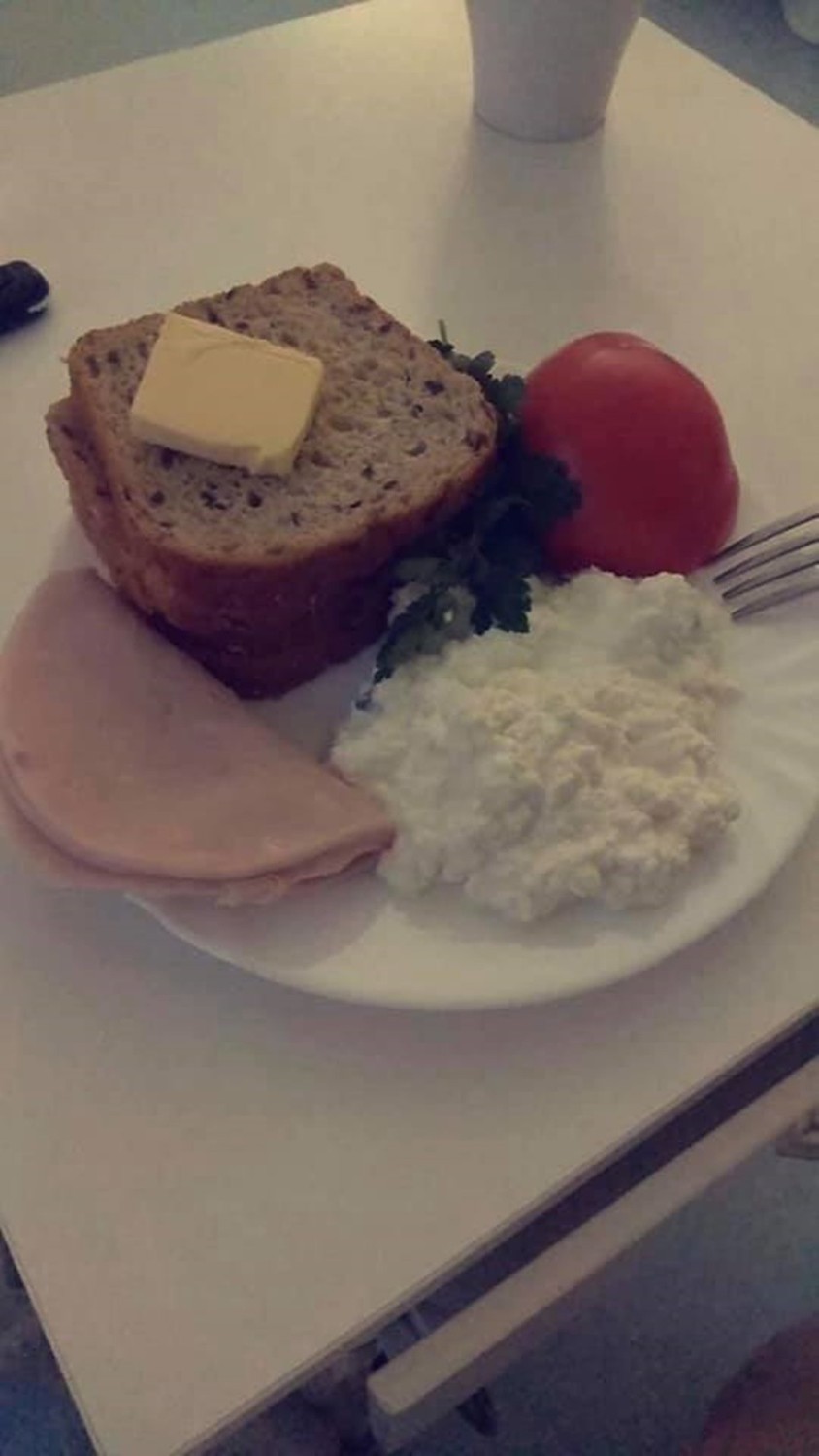 Tak karmią w lubelskich szpitalach. Czytelnicy wysłali nam zdjęcia swoich posiłków. Zobaczcie!