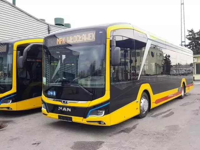 Tak wyglądają elektryczne autobusy MAN, które dotarły do Włocławka. MPK zamówiło 11 pojazdów. Cztery dotarły jesienią 2022 roku, kolejne cztery w lutym 2023 roku. Miasto czeka jeszcze na dostawę trzech elektryków.