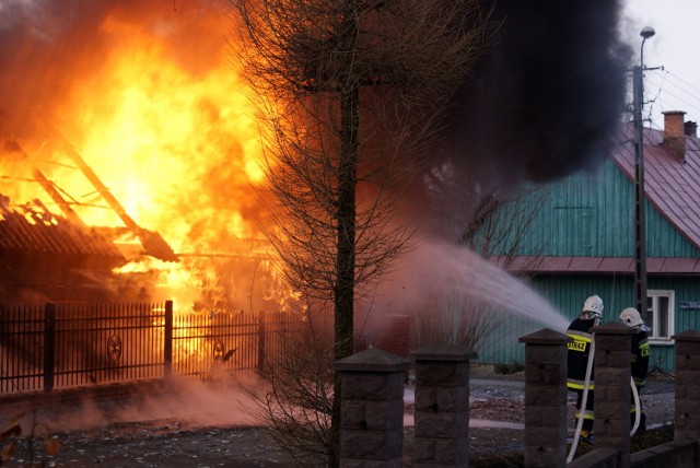 Warsztat spłonął doszczętnie, ale uratowano dom