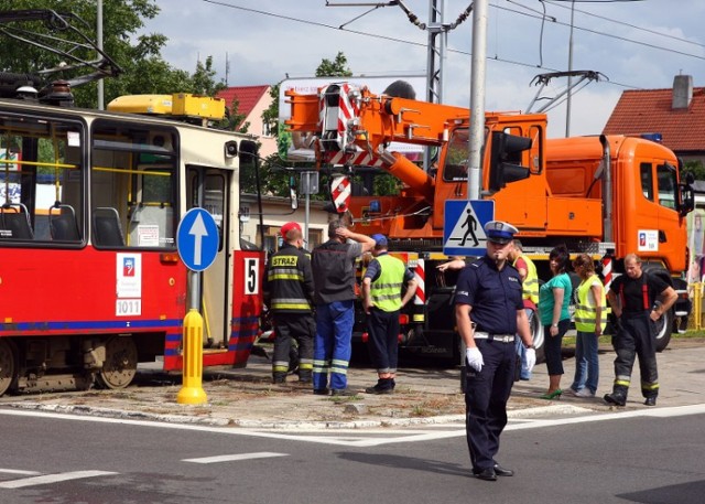 Szczecin: Na Mickiewicza tramwaj potrącił kobietę [zdjęcia]