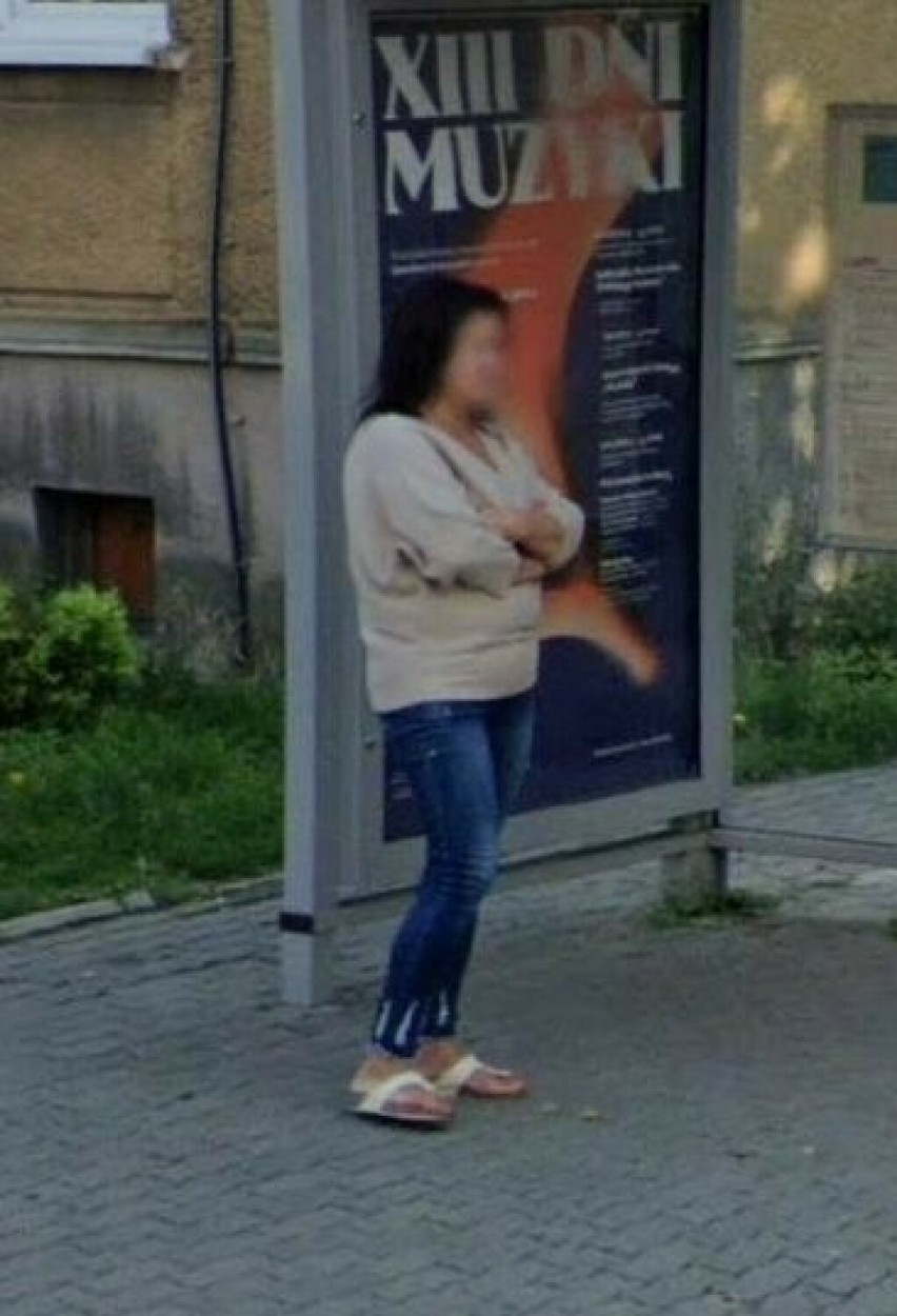 Moda na ulicach Ostrowca. Oto codzienne stylizacje mieszkańców uchwycone przez Google Street View