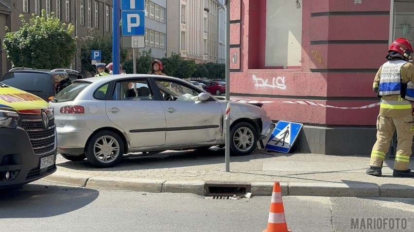 Zderzenie dwóch samochodów osobowych w centrum Opola.
