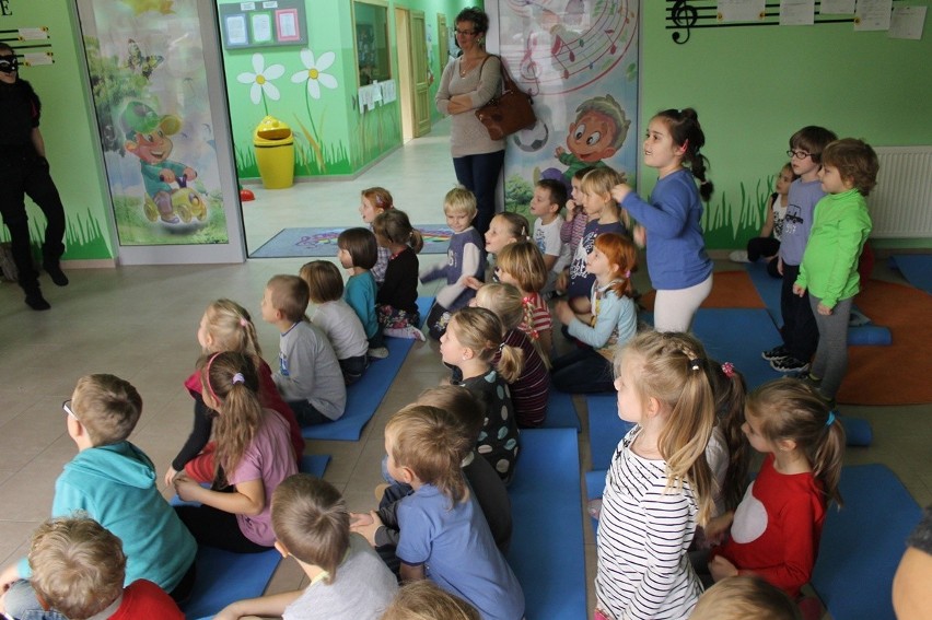 Tęczowe Nutki gościły przedszkolaków z Legnicy