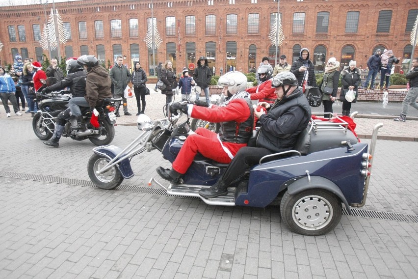 MotoMikołaje w Matufakturze. Parada Mikołajów na motorach w Łodzi [ZDJĘCIA]