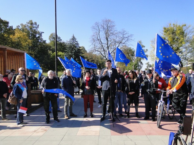 Pikietujący radomianie w sobotę twierdzili, że rządzący dążą do wypchnięcia Polski z Unii.