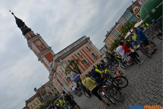 Rowerowa Majówka w Lesznie - meta nad zbiornikiem w Rydzynie.