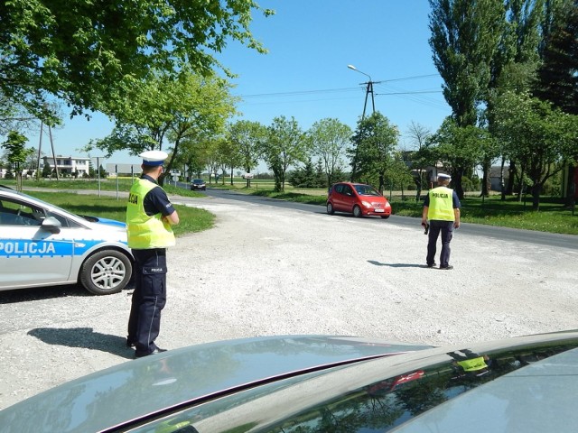 Policjanci z Lipna zatrzymali pijanego kierowcę i dwóch młodych mieszkańców Lipna, którzy nie mieli prawa jazdy.