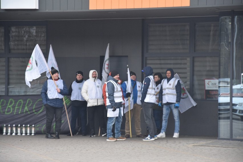 W sobotę 4 lutego, w kopalni Pniówek wznowiono akcję...
