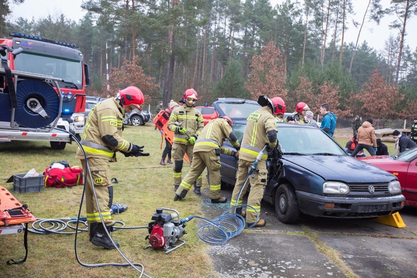 Wspólne ćwiczenia strażaków i studentów z Piły. Zobacz zdjęcia 