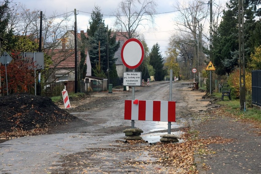 Trwa remont drogi w Koskowicach. Droga powiatowa jest zamknięta, zobaczcie zdjęcia