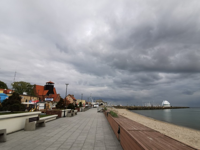 Foto Powiat Pucki: majowa burza w Helu - pogoda nad Zatoką...