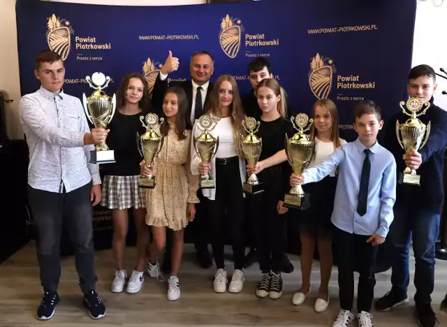 Najlepsze szkoły sportowe powiatu piotrkowskiego w roku 2021/2022