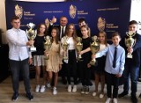 Najlepsze szkoły sportowe powiatu piotrkowskiego w roku 2021/2022 - wyniki rywalizacji w ramach Szkolnego Związku Sportowego ZDJĘCIA