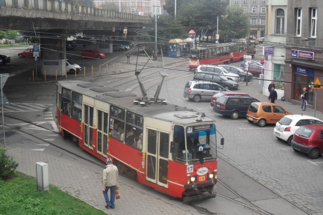 Z Rynku kursuja obecnie trzy linie tramwajowe