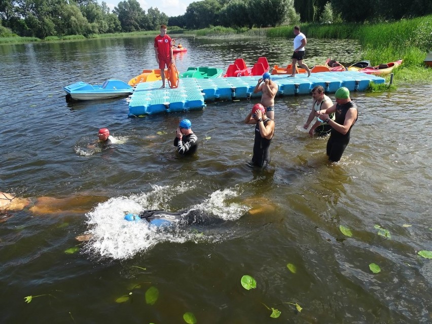 Kilkadziesiąt osób wystartowało w 2. Długodystansowych...